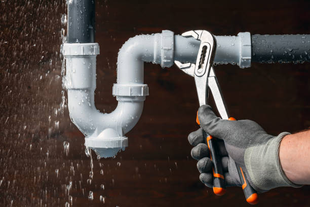 Professional Emergency Plumber technician working in Section, AL